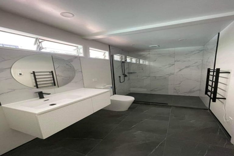 Photo of property in 1/37 Gretel Place, Hillcrest, Auckland, 0627