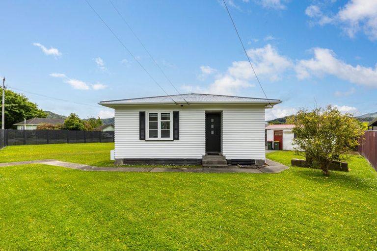 Photo of property in 130 Wainuiomata Road, Wainuiomata, Lower Hutt, 5014