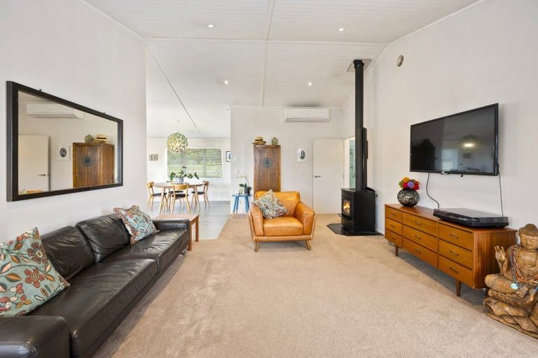 Photo of property in 1 Seagers Close, Kinloch, Taupo, 3377