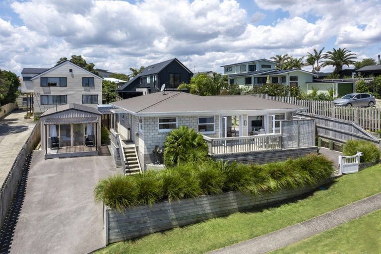Photo of property in 10 Tahuna Avenue, Raglan, 3225