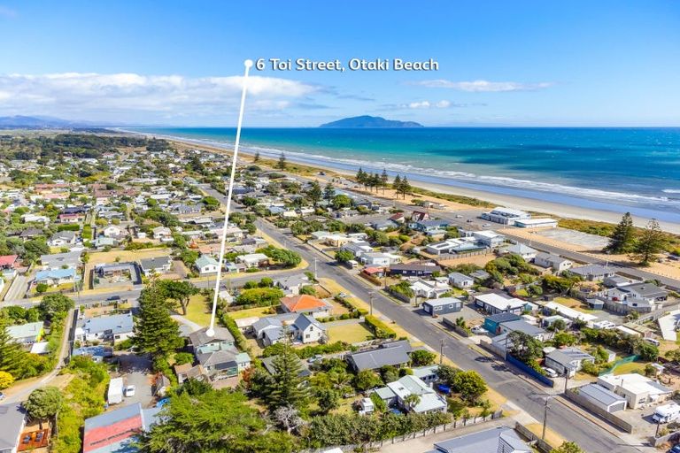 Photo of property in 6 Toi Street, Otaki Beach, Otaki, 5512