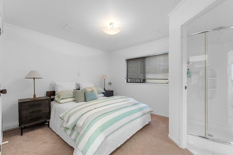 Photo of property in 2/10 Lilford Place, Half Moon Bay, Auckland, 2012