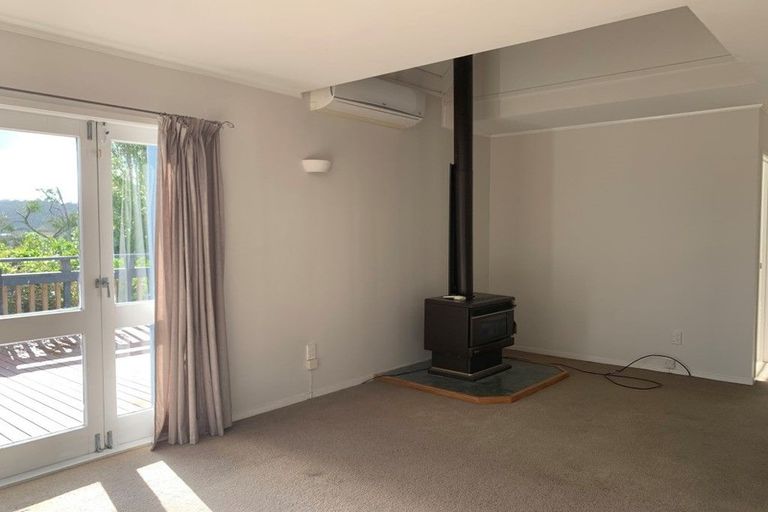Photo of property in 40 Oruamo Place, Beach Haven, Auckland, 0626