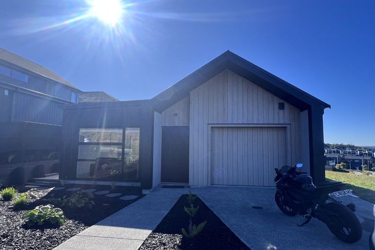 Photo of property in 43 Kikorangi Drive, Wainui, 0992