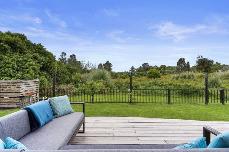 Photo of property in 100 Estuary View, Whangamata, 3620