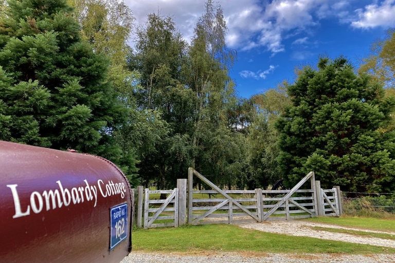 Photo of property in Lombardy Cottage, 162 Shepherds Flat Road, Cambrians, Oturehua, 9386