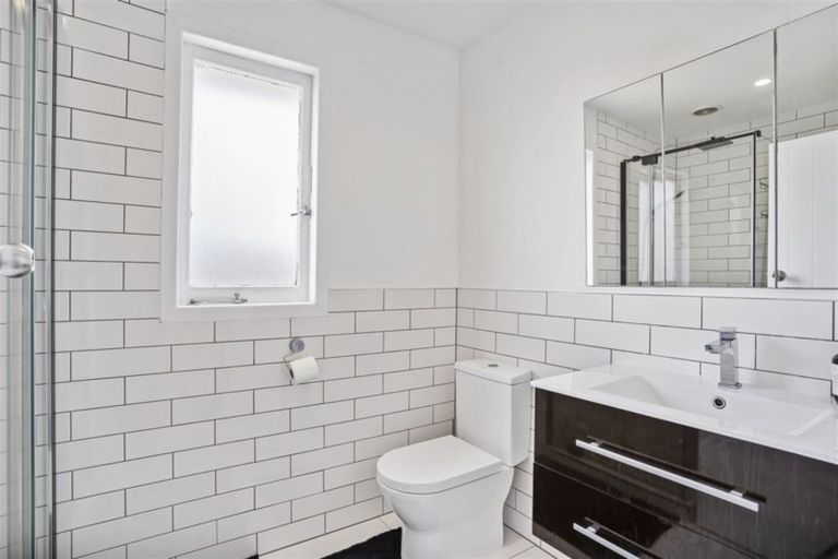 Photo of property in 117 Bruce Road, Glenfield, Auckland, 0629