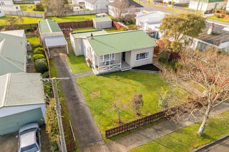 Photo of property in 4 Heretaunga Square, Silverstream, Upper Hutt, 5019