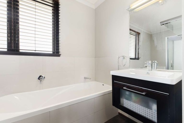 Photo of property in 27 Manapouri Place, Glenview, Hamilton, 3206