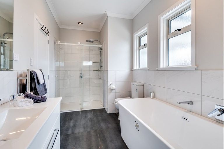 Photo of property in 91 Puketapu Road, Taradale, Napier, 4112