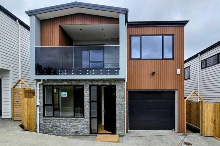 Photo of property in 7b Lewisham Street, Highland Park, Auckland, 2010