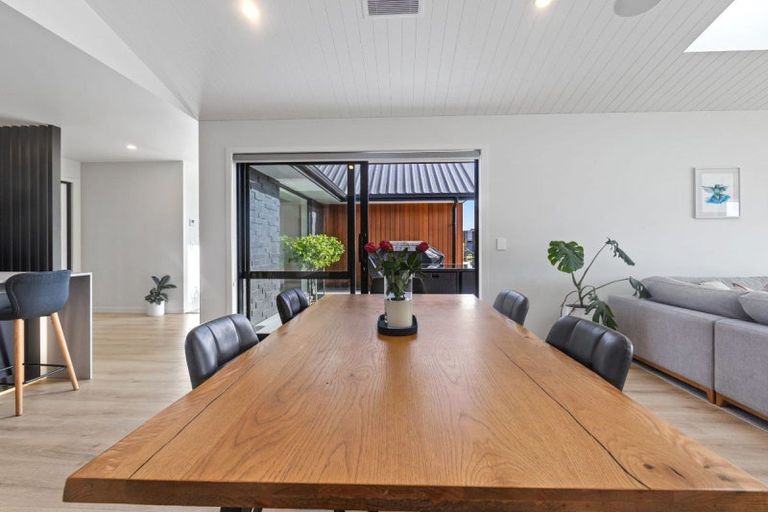 Photo of property in 83 Sunline Drive, Leamington, Cambridge, 3432