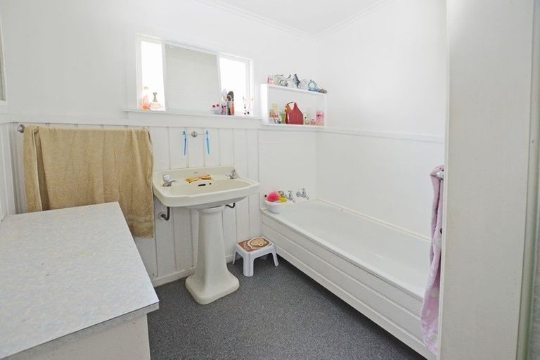 Photo of property in 57 Belt Road, New Plymouth, 4310