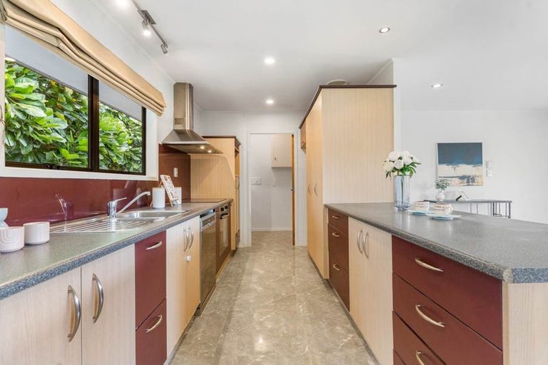 Photo of property in 24 Pinehurst Place, Wattle Downs, Auckland, 2103