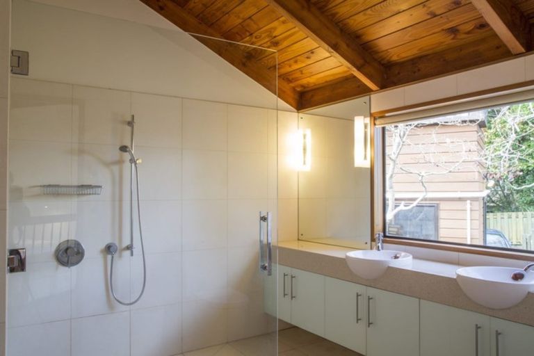 Photo of property in 56a Rangatira Road, Beach Haven, Auckland, 0626