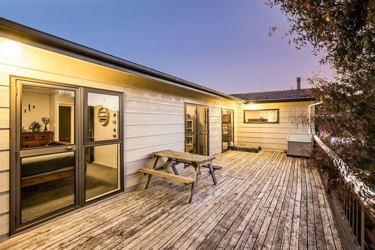 Photo of property in 1 Azimuth Place, Whitby, Porirua, 5024