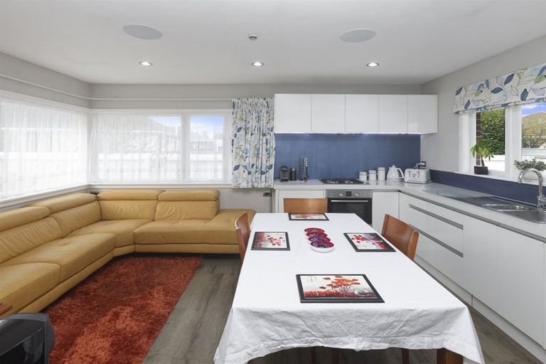 Photo of property in 8 Wildwood Avenue, Wainoni, Christchurch, 8061