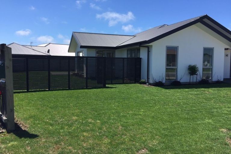 Photo of property in 13 Wakeman Way, Kaiapoi, 7630