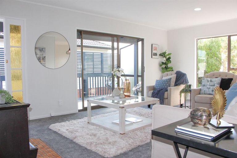 Photo of property in 70 Hutchinsons Road, Bucklands Beach, Auckland, 2014