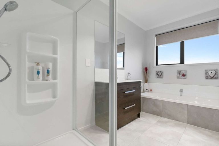 Photo of property in 6 Blacklock Road, Pyes Pa, Tauranga, 3112