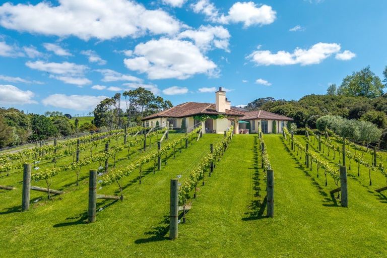 Photo of property in 61a Whitford Park Road, Whitford, Manurewa, 2576