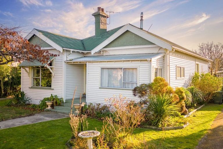 Photo of property in 30 Rhodes Street, Waimate, 7924