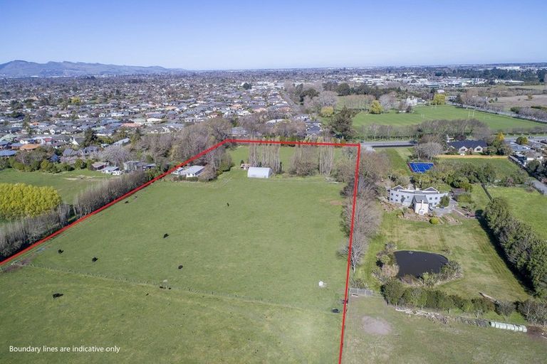 Photo of property in 544 Harewood Road, Harewood, Christchurch, 8051