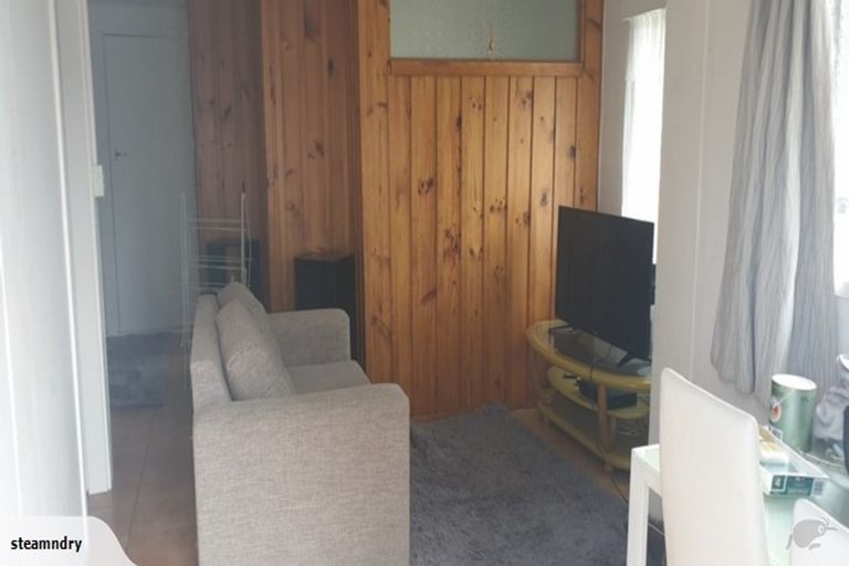 Photo of property in 123 Te Atatu Road, Te Atatu South, Auckland, 0610