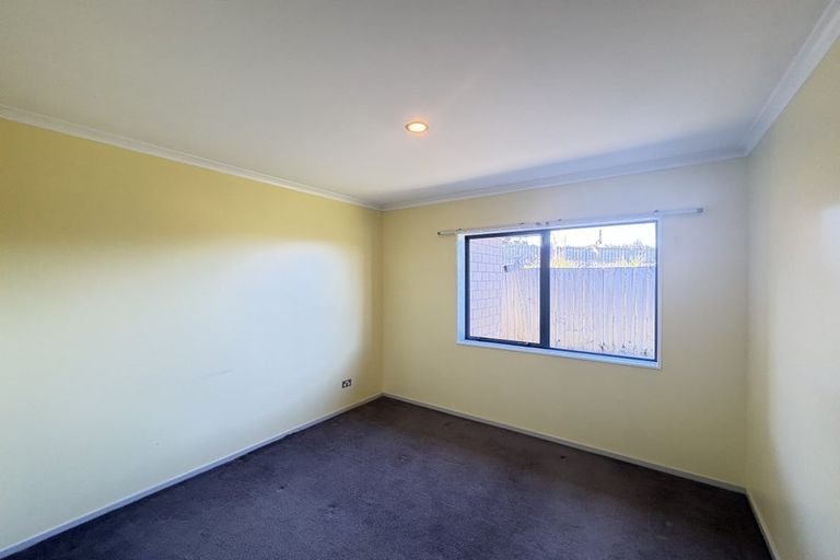 Photo of property in 53 Makora Road, Massey, Auckland, 0614