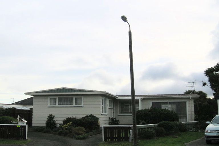 Photo of property in 7 Bermuda Grove, Paraparaumu Beach, Paraparaumu, 5032
