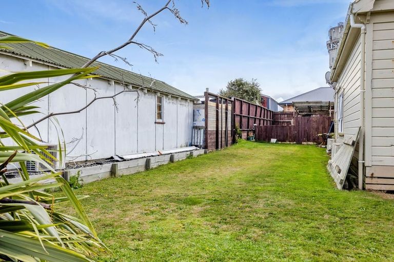 Photo of property in 49 Collins Street, Hawera, 4610