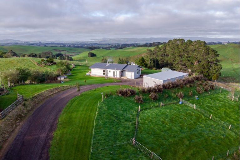 Photo of property in 400 Te Kakapo Valley Road, Dannevirke, 4978