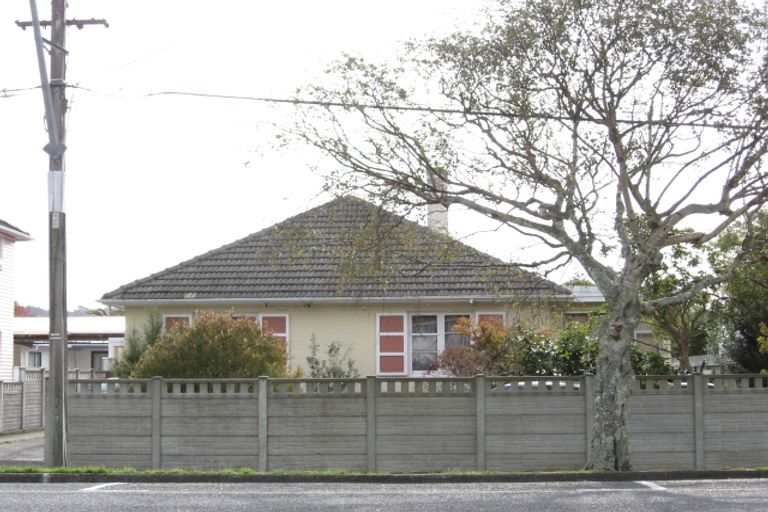 Photo of property in 211 Naenae Road, Naenae, Lower Hutt, 5011