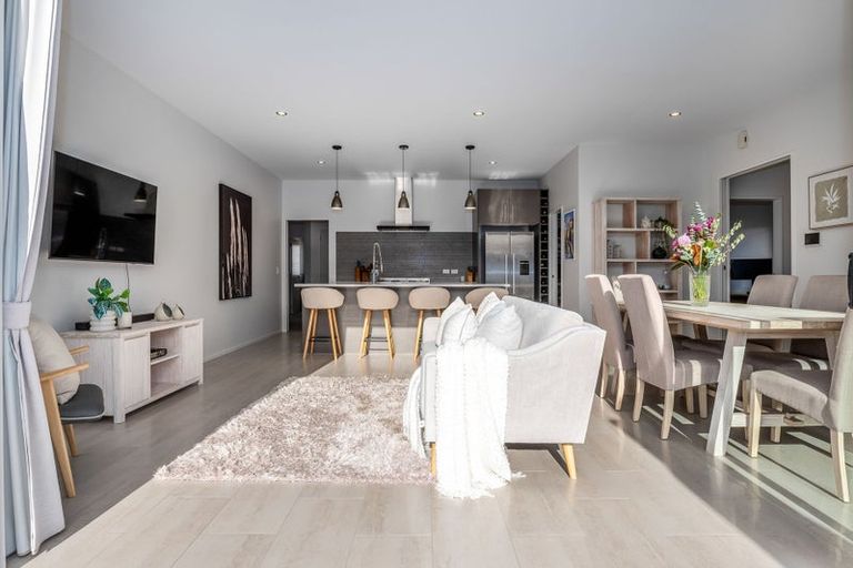 Photo of property in 10 Taranui Way, Paraparaumu Beach, Paraparaumu, 5032