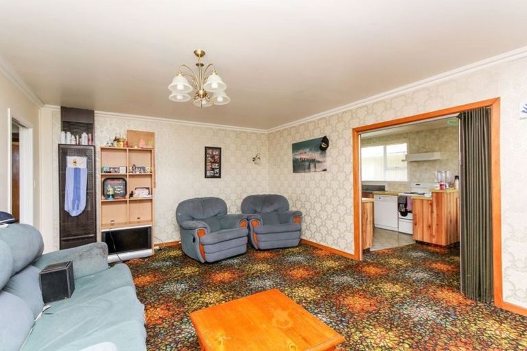 Photo of property in 21 Turakina Street, Merrilands, New Plymouth, 4312