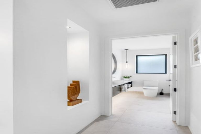 Photo of property in 8 St Elmo Rise, Shamrock Park, Auckland, 2016