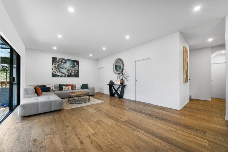 Photo of property in 5b Hemsway Place, Sunnyhills, Auckland, 2010