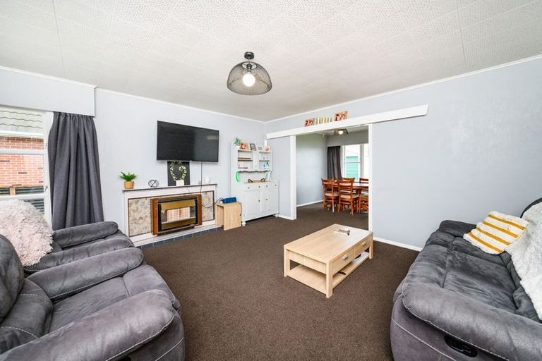 Photo of property in 22 Somerset Crescent, Highbury, Palmerston North, 4412