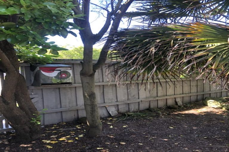 Photo of property in 122 Estuary Road, South New Brighton, Christchurch, 8062