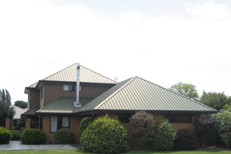 Photo of property in 6 Regency Crescent, Redwood, Christchurch, 8051