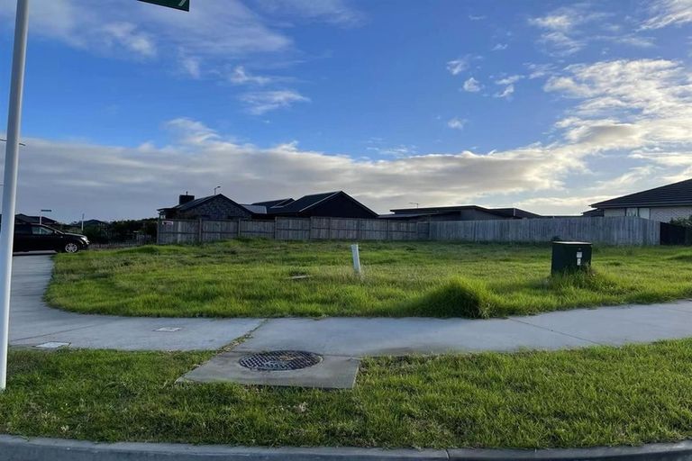 Photo of property in 6 Dame Nganeko Drive, Glenbrook, 2681