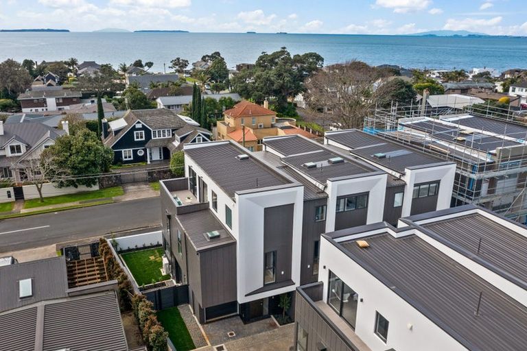 Photo of property in 23 Frater Avenue, Milford, Auckland, 0620