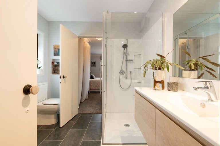 Photo of property in 15a Oceanview Road, Mount Maunganui, 3116