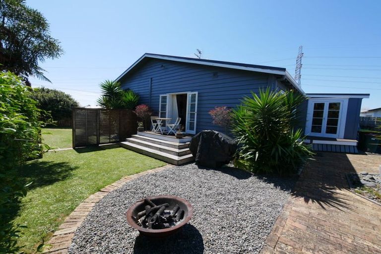 Photo of property in 1/6 Waimana Road, Conifer Grove, Takanini, 2112