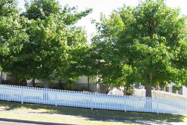 Photo of property in 43 Cranston Street, Torbay, Auckland, 0632