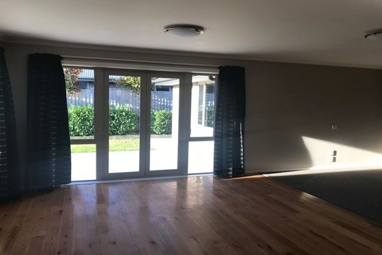 Photo of property in 22 Larne Place, Belfast, Christchurch, 8051