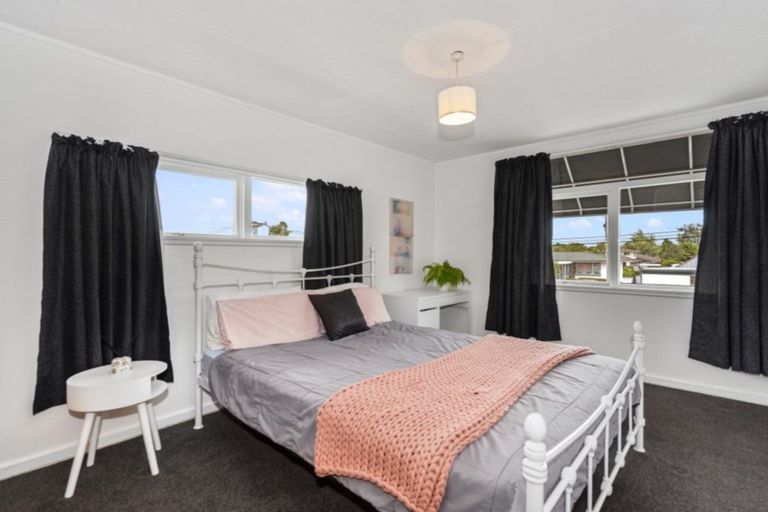 Photo of property in 34 Munro Street, Redwood, Christchurch, 8051