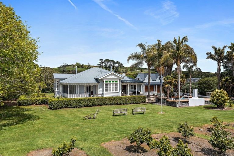 Photo of property in 52 Omaha Flats Road, Tawharanui Peninsula, Warkworth, 0986