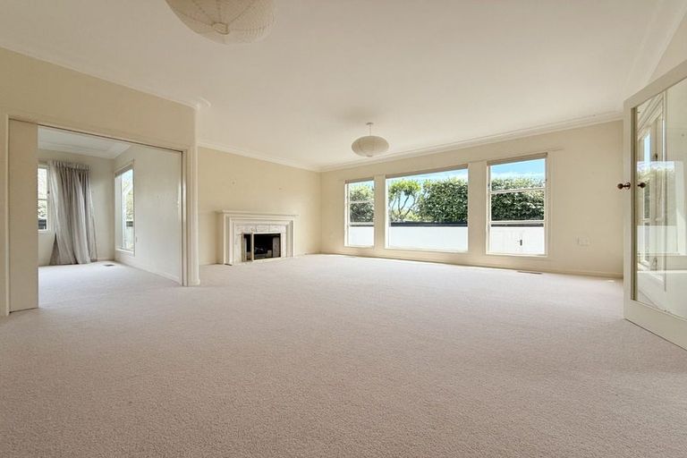 Photo of property in 42a Friend Street, Karori, Wellington, 6012