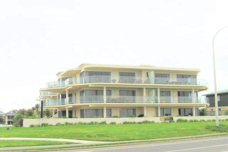 Photo of property in 302/178 Marine Parade, Mount Maunganui, 3116